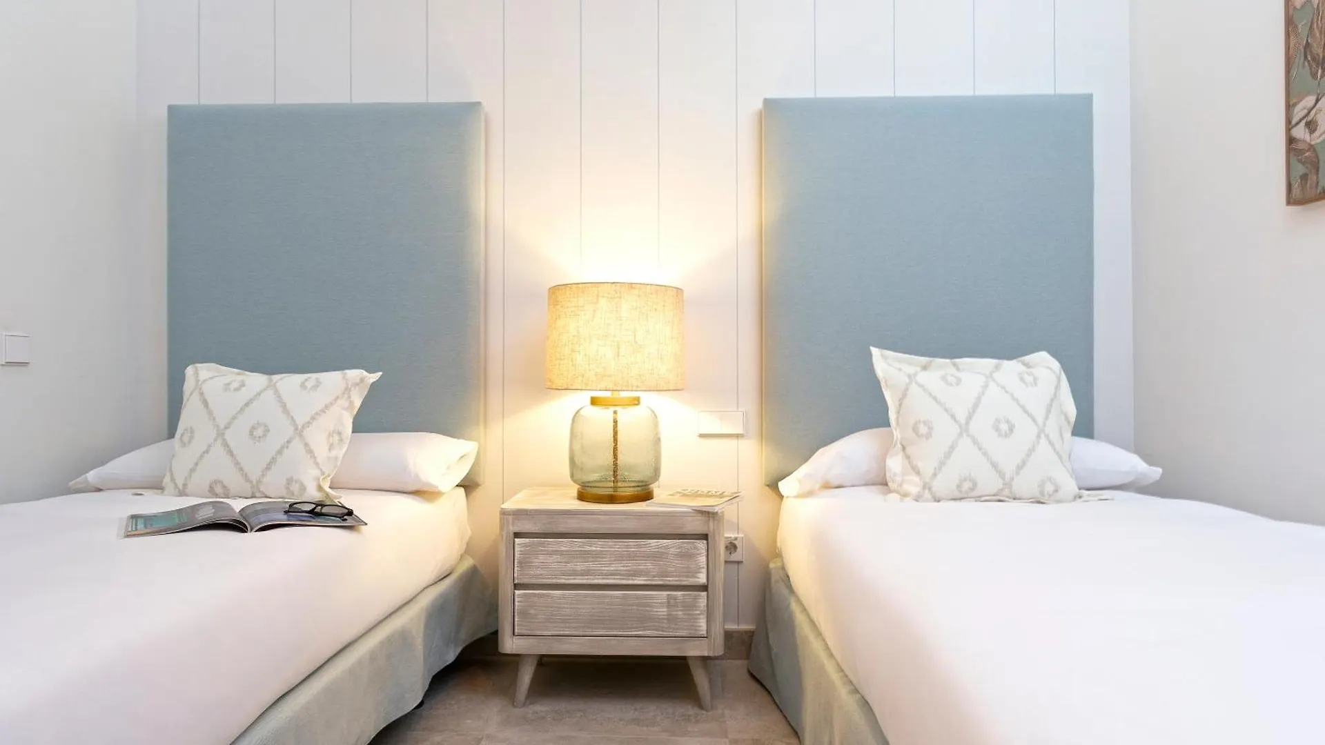 Genteel Home Infinity Εστεπόνα Ισπανία